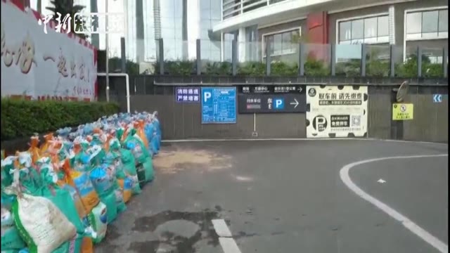 台风山竹袭菲3人死数万人受影响 航班停飞