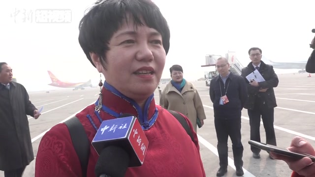 人大代表娜仁图雅关注家庭教育